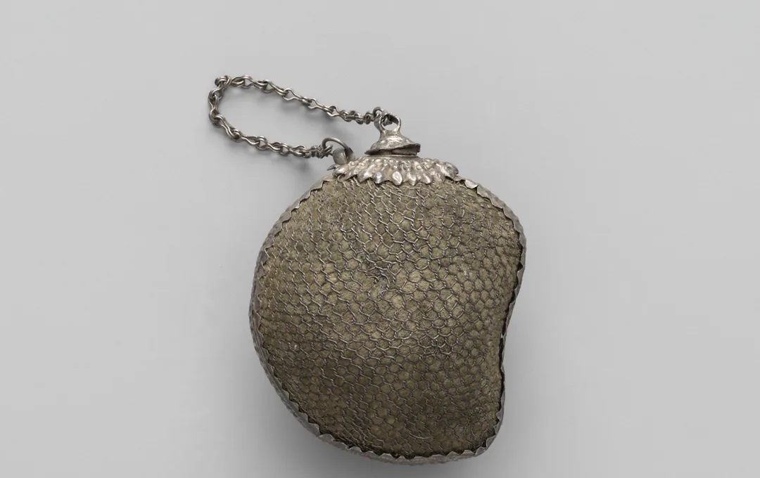 Vessel in the form of a Mango